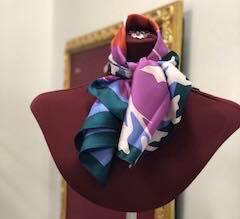 18 19秋冬トレンドに欠かせないハッピープリントのスカーフ ストール パーソナルスタイリスト講座 スタイリングカウンセラー